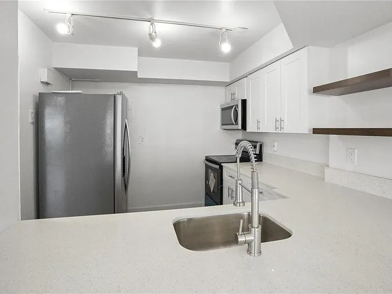 3000 E Sunrise Blvd #12E — Photo 8