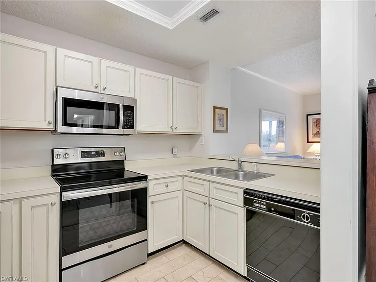 900 Arbor Lake Dr #301 — Photo 9