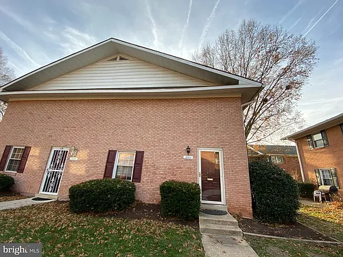 8864 Walutes Cir #C Photo 1