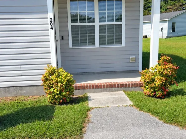 200 Cow Horn Rd #204, Richlands, NC 28574