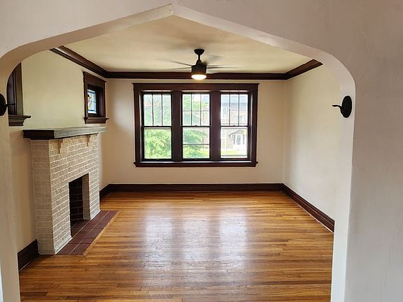 3rd image of 5328 Bancroft Ave #2