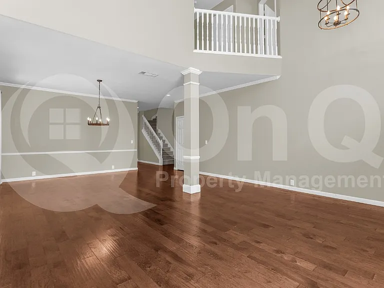 11281 Balcones Dr — Photo 17