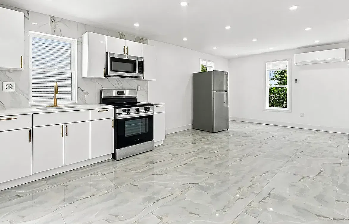 2 bed, $1,350 — Photo 2