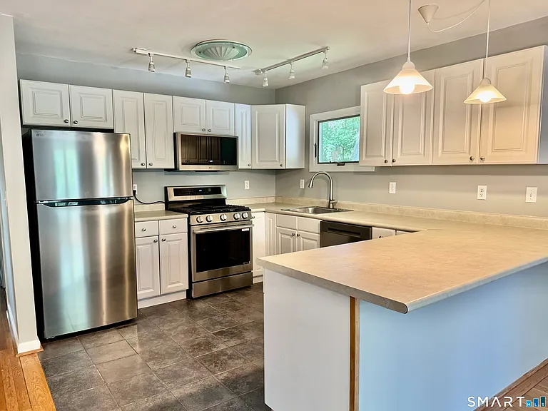 5 Wakerobin Rd — Photo 8