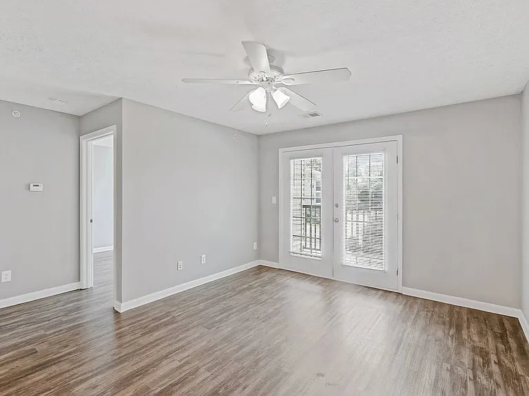 Maple Brook Apartments — Photo 22