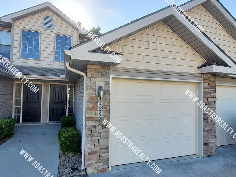 8318 N Spruce Ave — Photo 1