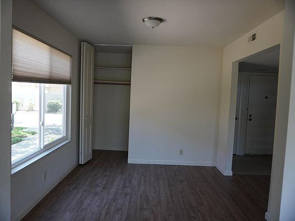 4th image of 1655 New Brunswick Ave