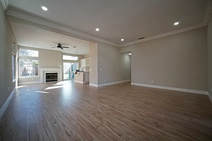 4 bed, 2.0 bath, 1596 sqft, $2,995 — Photo 2