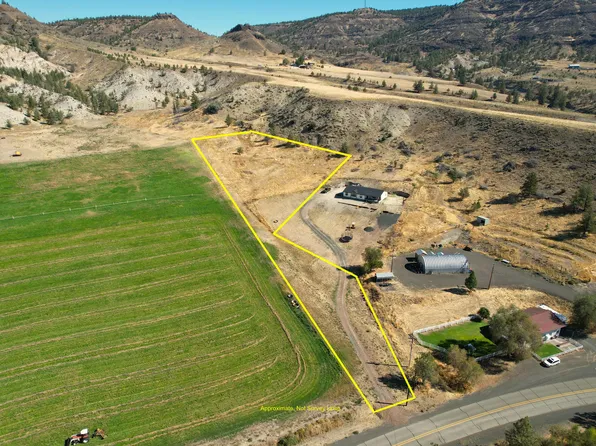 Willow St, Spray, OR 97874