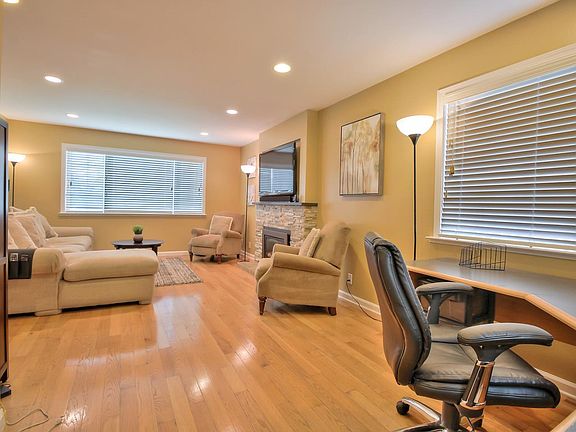 5th image of 1090 Gruwell Pl