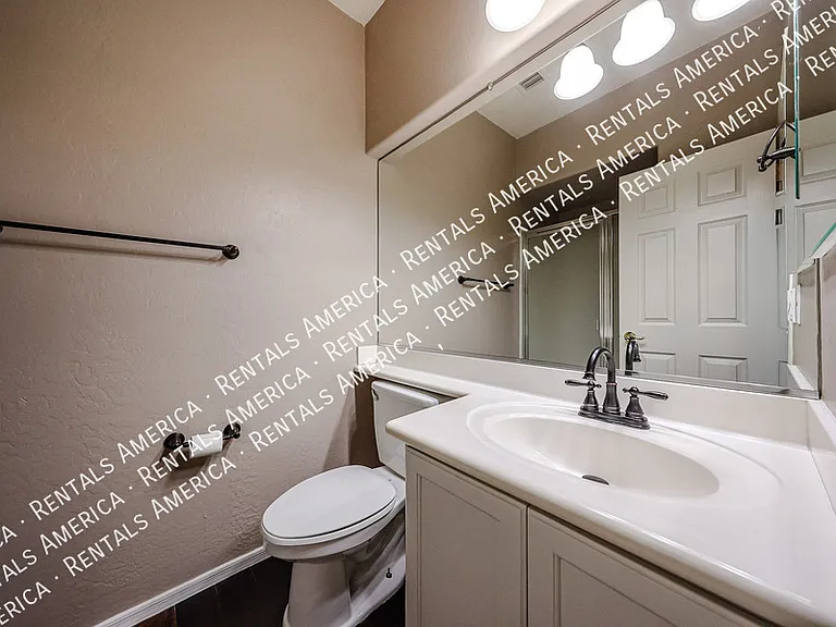 16869 S 30th Ave — Photo 12