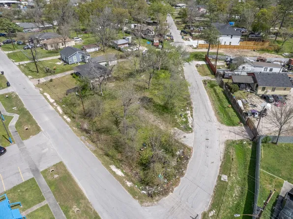 8502 Shady Dr, Houston, TX 77016