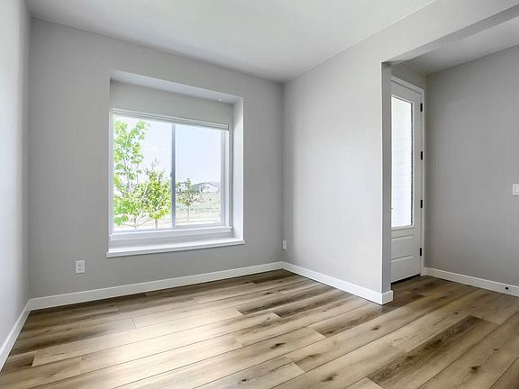 5th image of 17714 E 94th Dr