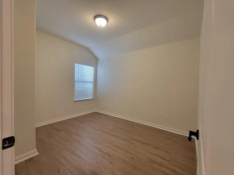 2318 Tulipwood Cv #101 — Photo 14