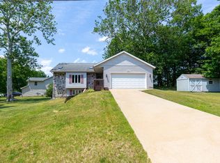 2820 Chippewa Trl, Hastings, MI 49058