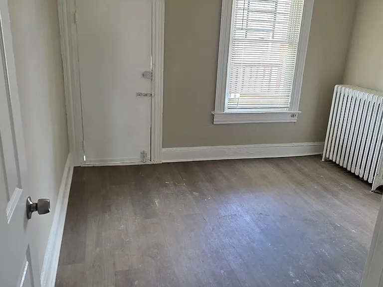 237 N Monroe St — Photo 8