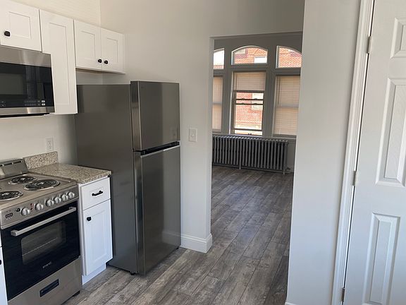 2nd image of 138 E Lancaster Ave APT 6