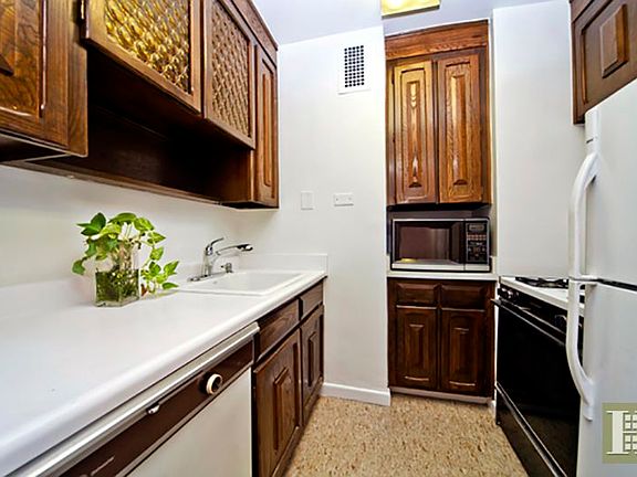 3rd image of 303 E 57th St APT 12A