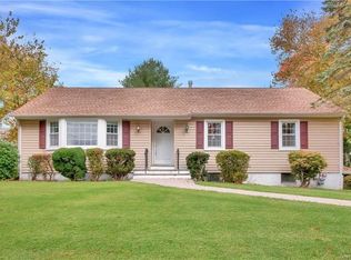 53 Colonial Ct, Pearl River, NY 10965