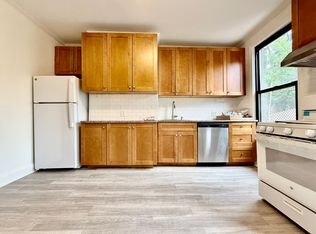 352 49th St FLOOR 2, Brooklyn, NY 11220
