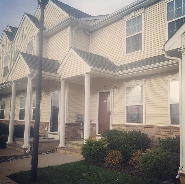 1st image of 156 Yorktown Blvd