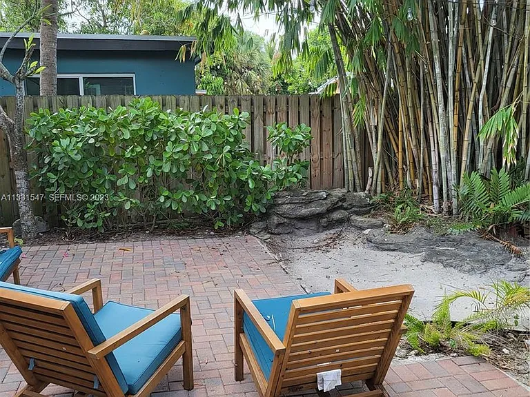 1445 N Andrews Ave — Photo 13