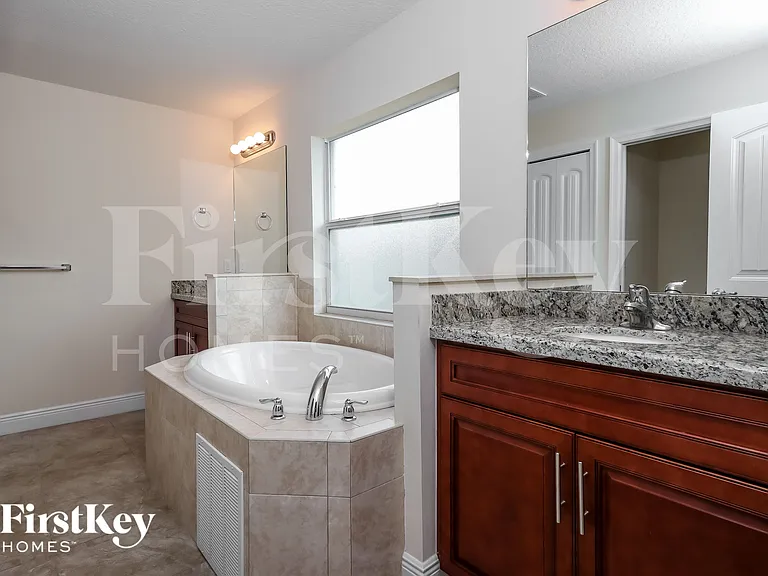 1262 SW San Esteban Ave — Photo 9