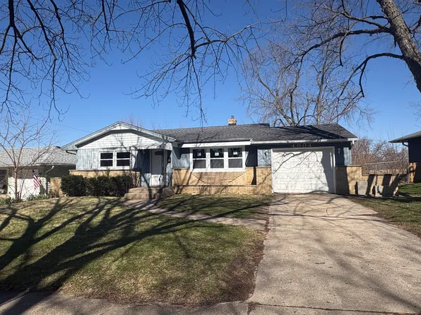 4004 Seward Ave, Rockford, IL 61108