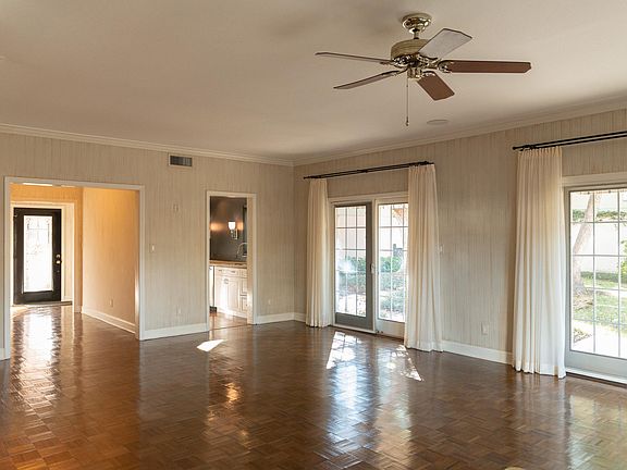 5th image of 3515 Regent Park #1