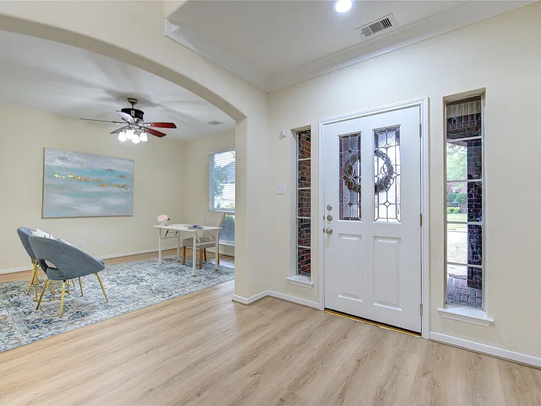 2327 Centerbrook Ln — Photo 3
