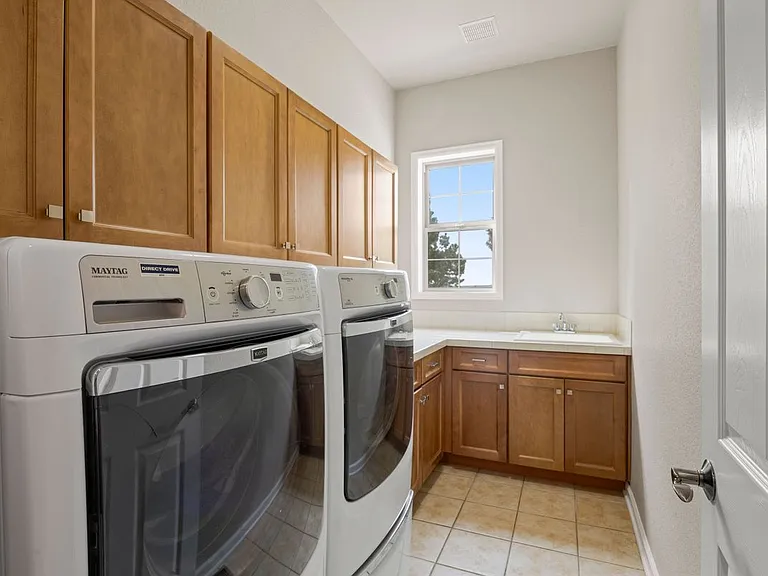 6258 Oxford Peak Ct — Photo 23