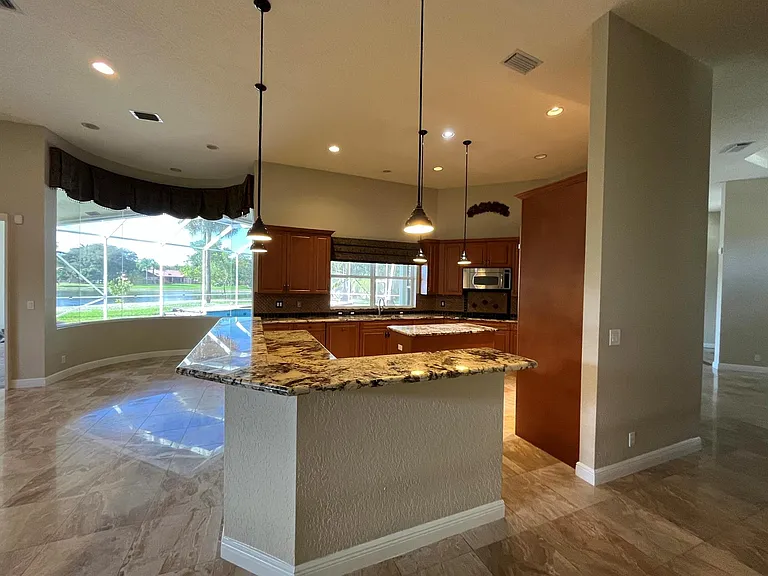 7724 NW 47th Dr — Photo 17