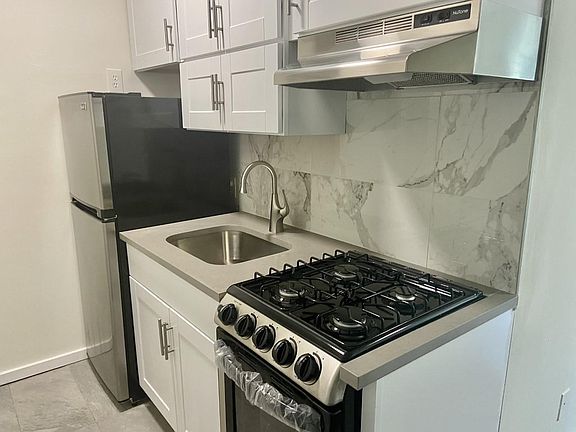 2nd image of 2200 Paterson Plank Rd APT 26