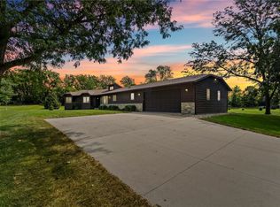 4306 Cloverdale Rd, Cedar Rapids, IA 52411