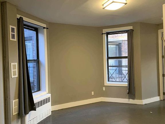 3rd image of 102 E 116th St APT 5D