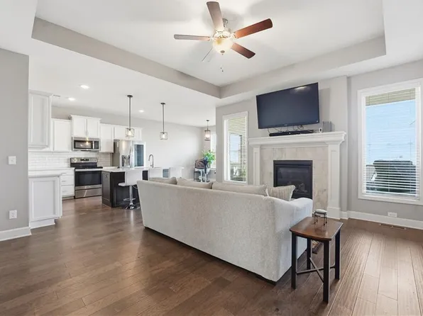 20916 W 190th Pl, Spring Hill, KS 66083