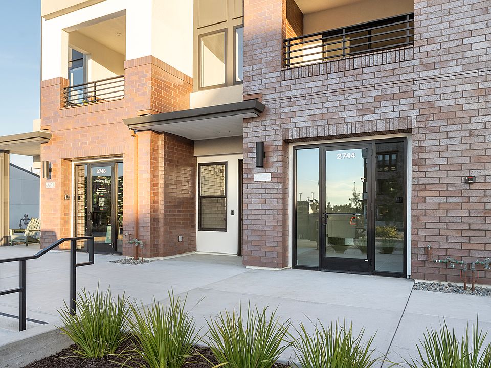 1st image of 2744 Sand Dunes Ave #1