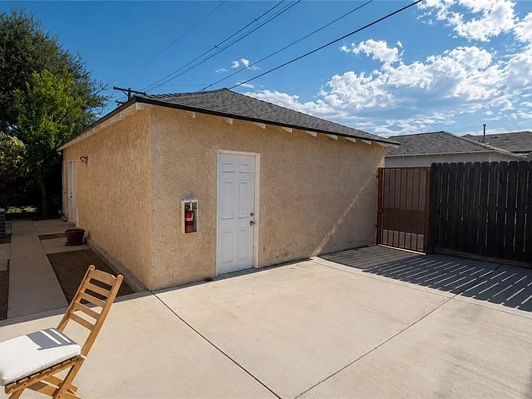2569 N Brighton St — Photo 11