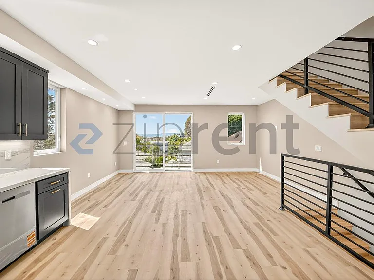 227 N Burlington Ave #1 — Photo 5