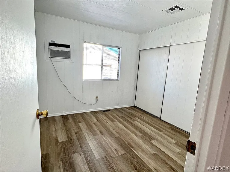 945 Holly St — Photo 24