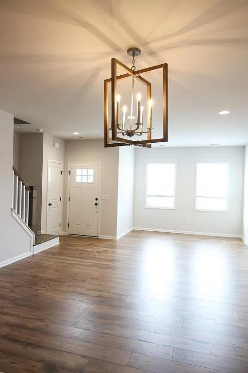 2050 Kyles Wy — Photo 3