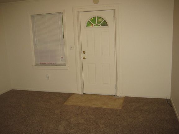 4th image of 200 W Park Ave #B