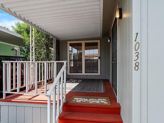 5th image of 1038 Capewood Lane