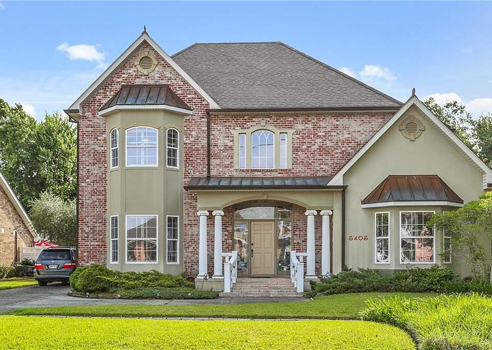 1st image of 5405 Cocos Plumosas Dr