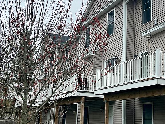 3rd image of 18 Dumaine Avenue #C