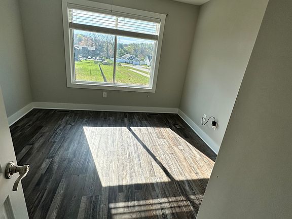 3rd image of 81 Allure Dr #81