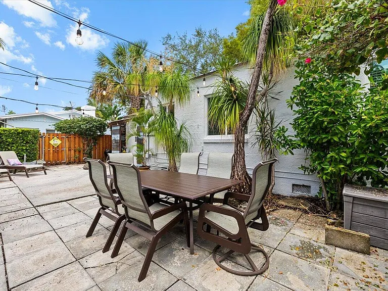305 NE 14th Ave — Photo 31