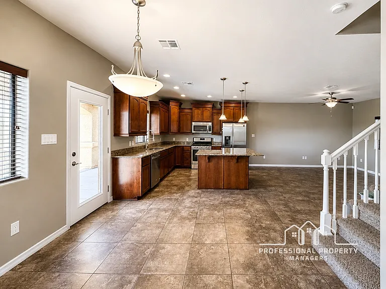 2845 W 31st Ln — Photo 6