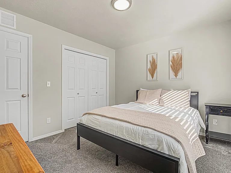 2742 W Balboa Dr — Photo 17