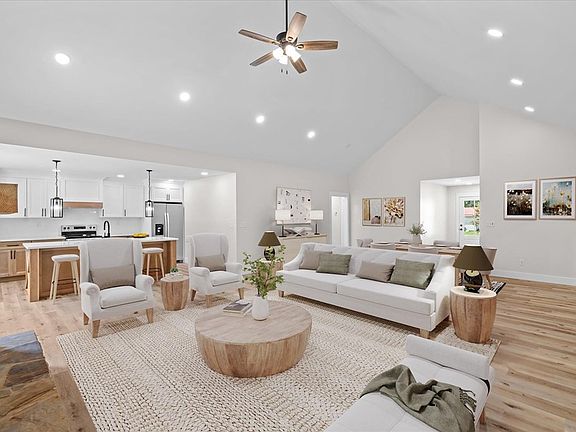 3rd image of 498 Wildwood Dr